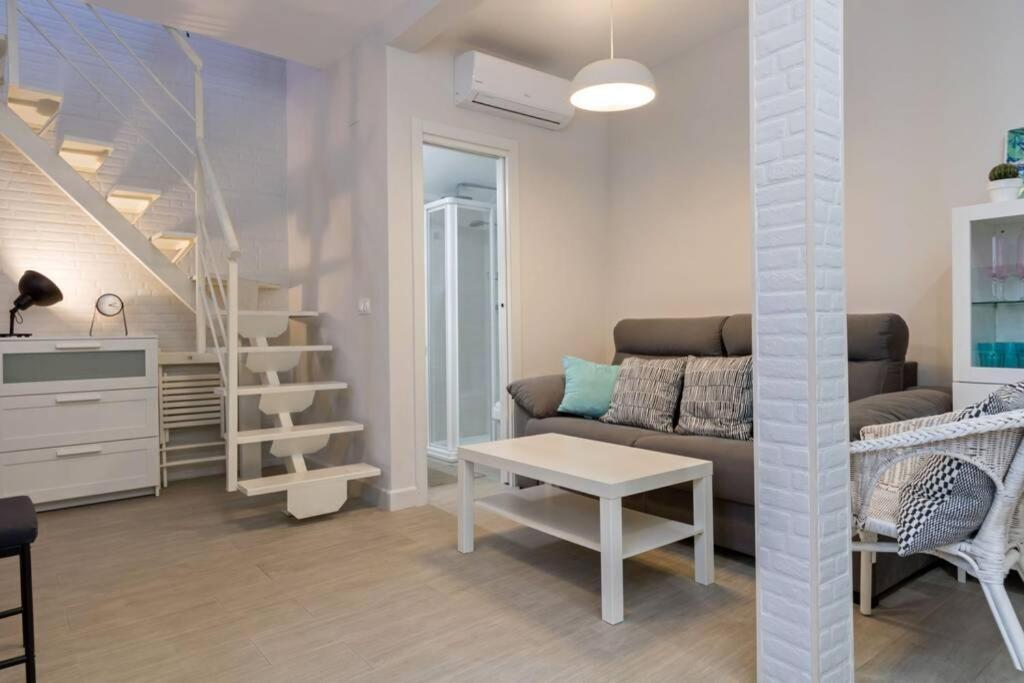 Castilla Triana Courtyard By Valcambre Sevilla Exteriér fotografie